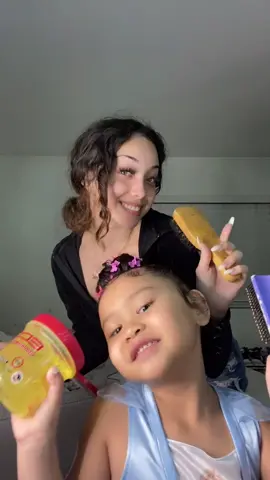 Tiktok took down the sound to our first tutorial, so here’s a new one! Back at it again with the new hairstyles ❤️#fyp #sisters #hairtutorial