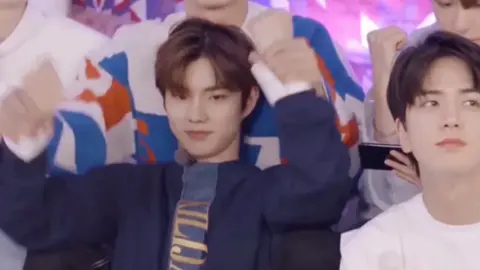 juyeon tuh kayaknya gemes bgt ya sama changmin 😂 #theboyz  #jichangmin #juyeon