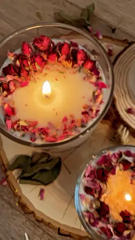 Handmade botanical candles #DIY #fyp #candletiktok #candlemaking #candlestyle #driedflowers #candlewithflowers #soycandles #candles#decor