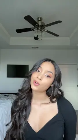 Someone please teach me how to do my makeup 🥺