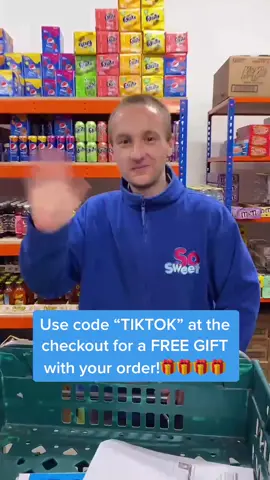 Picking @steph_hamer’s order!😎 WHO WANTS A TASTER MYSTERY BOX??🤔 #smallbusinesscheck #sosweetshop #fyp #foryou #foryoupage #americansweets