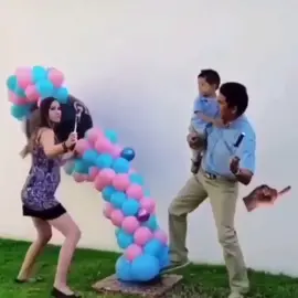 #GenderReveal gone wrong ⁉️ #pop #poptosee #boyorgirl #funny #genderrevealfail #fail #fy #viral #balloons #cba #ideas #pink #blue #genderrevealgame