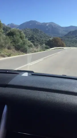 Viajando en 🚗 “#Coche #naturaleza #montana #amanecer #