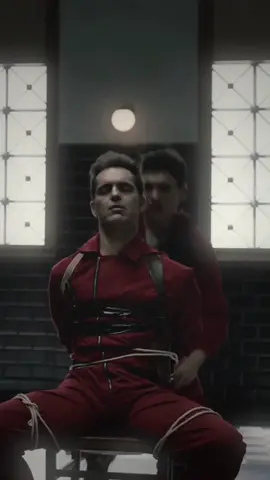 He looks so good 🥵 #brerlin #lacasadepapel #moneyheist #pedroalonso #moneyheist_netflix #fyp