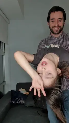 cuando tu hija es muy dramática 🤣🤣🤣 #papaehija  #viral