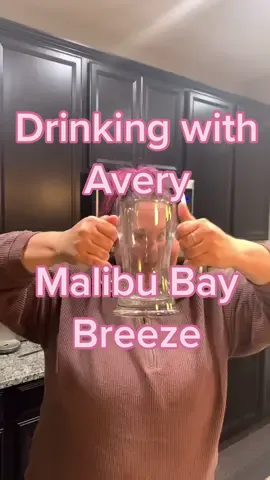 Drinking Malibu Bay Breeze with Avery! #cocktail #malibu #drink @applebees #EasyRecipe #dinner #pineapple #rum
