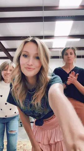 but are we bringing sexy back...😂 #fashion #fyp #styled #styled