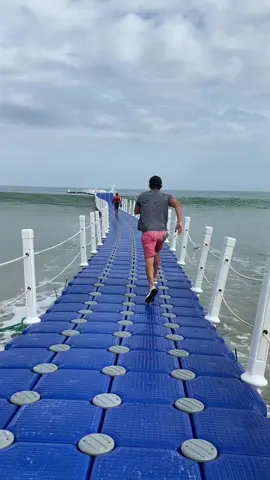 Probando la plataforma ya instalada en Zorritos con barandas de proteccion y sus debidos cabos .... totalmente segura y 0 accidentes . Zorritos .