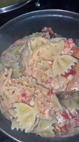 Trued out the #tiktokpasta everyone is making! I give it a 7/10 🤷🏾‍♀️ #PepsiHalftimeChallenge #GetReadyWithOldSpice