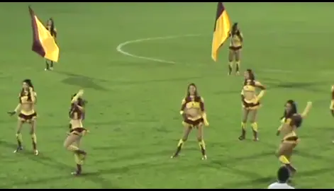 Porristas colombianas vinotinto