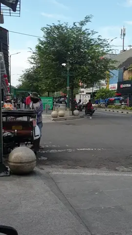 ni yg mau ambil aja ya. buat prank temen2 kalu kmu lagi dijogja 😀#sewamobiljogja #rentalmobiljogja #jogja #explorejogja #yogyakarta #wisatajogja #fyp