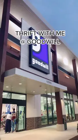 Inspired by @beccalfischer 🤓 #goodwill #thrifting #ItWasntMe #TurboTaxLivePick6 #DoritosFlatLife