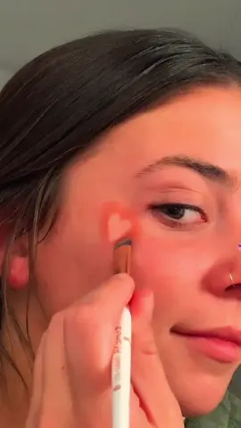 kinda wanna do 12 of them now #ValentinesDay #makeup #makeuphack