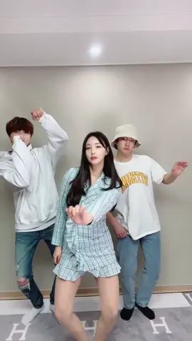 월클들이랑 처음으로 콜라보해봄🥰 @acau1197 @leeinsoo_