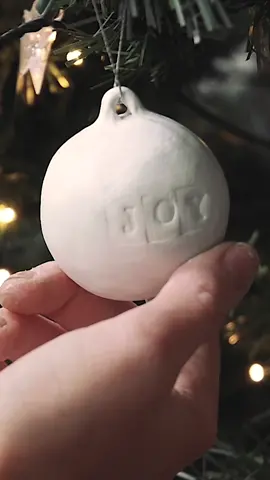 Christmas is only 10 months away 🙊 be the envy of your family and friends with all #handmade ornaments 💫 🎅🏻 #fyp #sculpdit #pottery #christmas