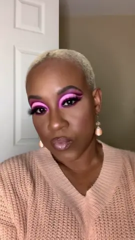 He wanna pop out... #BoseAllOut #ItWasntMe #TurboTaxLivePick6 #fyp #makeuptransformation