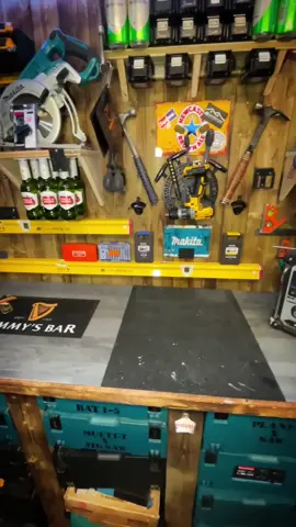 #carpenters #carpenrylife #carpentryuk #pov #toolstoday #joinerylife #fyp #tiktokjoinery #joinery #tools #carpentry #joineryworks #Bossit2021 #makita