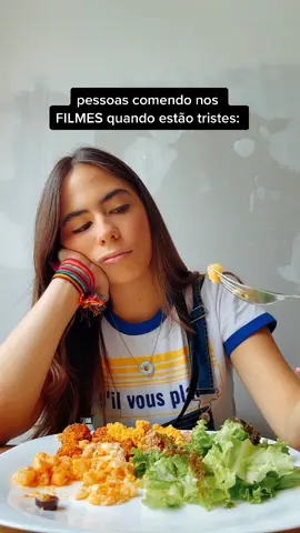 É assim ou não é?! esse POVO dos filmes não sente FOME! Eu como igual uma doida🤣🤣🤣 né não? @diegodiego_ o rei dos filmes kkkk 💓