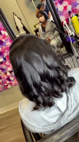 Salon Luv! #slayavenew #flowerwall #texashairstylist #tiktokdiy #naturalhair #silkpress #trim #fyp #salonlife