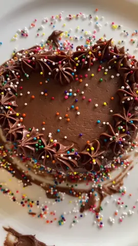 𝘚𝘵𝘳𝘢𝘸𝘣𝘦𝘳𝘳𝘺 𝘮𝘪𝘯𝘪 𝘩𝘦𝘢𝘳𝘵 𝘤𝘢𝘬𝘦𝘴💕❤️Happy Valentine’s Day!💗#foryou #new #baking #viral #fyp #strawberry #mini #cake #holiday