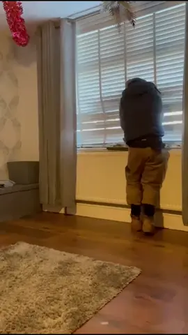 VR just isn’t for everyone 😅😂 #aussie #VR #VRfail #fail