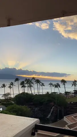 Good morning from Hawaii 🌞 #sunrise #morning #hawaii #fyp