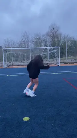 🤷🏽‍♀️ #football #skills #freestyler #Soccer #soccergirl #futebol #jogadora