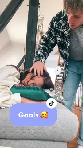Er ist immer so Aufmerksam und macht alles 🥰 #couple #couplegoals #liebe #beziehung #traummann #schlafen #essen #fürimmer #foryou #fyp #fy #viral #4u