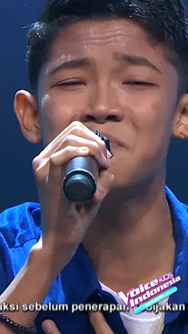 mendalami banget ya penampilan kontestan yang satu! #TheVoiceKids4ID  #TheVoiceKidsGTV  #thevoice4indonesia