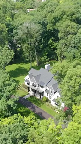 My favorite farmhouse #modernfarmhouse #farmhouse #luxuryrealestate #birmingham #bloomfield