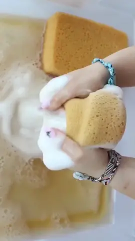 How do you say “sponge” in your language? (Via @asmrplant)  #nailart #squeeze #oddlysatisfying