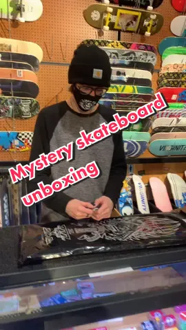 @vandaleyezz with the mystery skateboard unboxing #foryou #fyp #viral #trend #foryoupage #vibes #mystery #skateboard  #zumiez