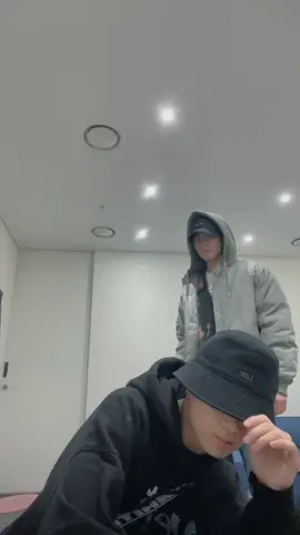 Just stop! And Dance🕺                             #ENHYPEN #JAY #JAKE #DANCE