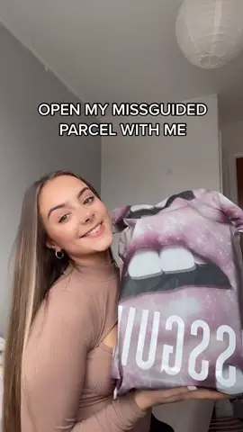 U neeeed these shoes!! Tagged on my 21buttons and rated global💕 #missguidedhaul #unboxing #openpackageswithme #haul #newshoes #fashion #fyp #inspo