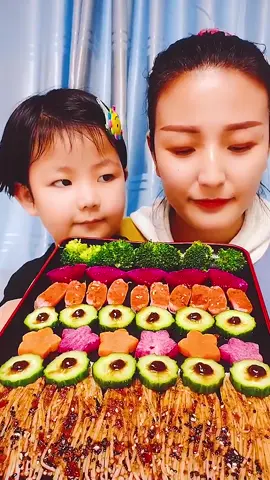 Good morning everyone 😘💕#asmr #asmrsounds #eating #eatingshow #food #FoodLover #mukbang #yummy #tiktokfood #foryou #fyp #foodasmr