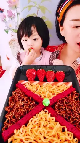 Do you like this kind of video? 😊#asmr #asmrsounds #eating #eatingshow #food #FoodLover #mukbang #yummy #tiktokfood #foryou #fyp #foodasmr