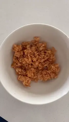 Say goodbye to crusty, dried out rice that eventually molds in your fridge 😂. This #hanhack with change your life!