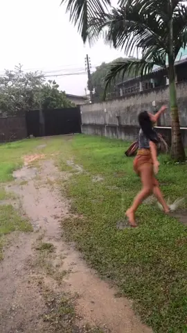 Desculpa as retardadices minhas, é que eu nao estava escutando as músicas....😊