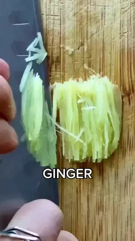 Peel with a 🔪 #tiktokfood #tiktokcooks #foodtiktok #LearnOnTikTok #asmr #oddlysatisfying #asmrfood #asmrsounds #homecooked #knife #tiktokrecipe #yum