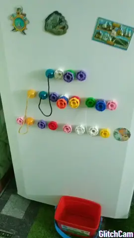 двусторонний скотч и крышки от агуши