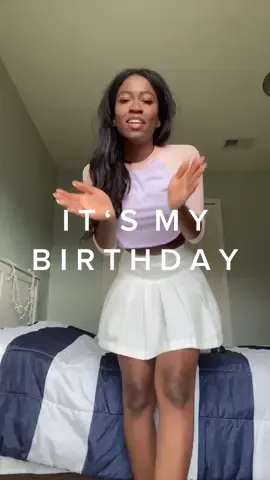...did someone say vegan cupcakes🤤👀🧁🧁🧁 #vegan #veganfoodtiktok #BlackCreatives #tiktokpartner #birthday
