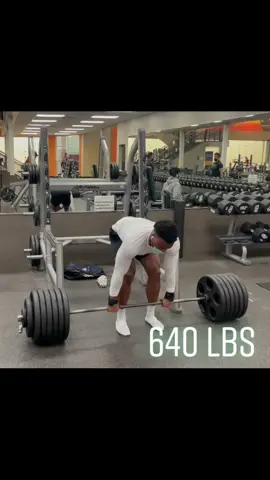640 lbs deadlift PR #gym #gymshark #foryou #foryourpage #Fitness #fitlife #fitfam #fitnessmodel #deadlift #back #pr