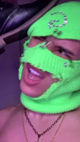 stepping on myself for not posting in so long #thriftflip #videosnapchallenge #gay #foryoupage