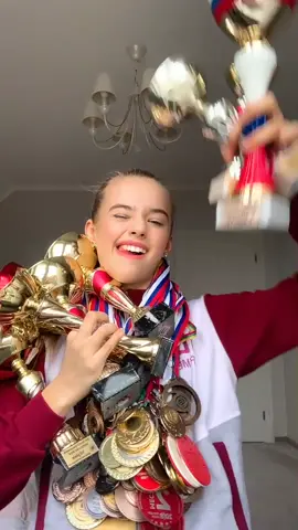 10 лет спорта🥰 угадайте какими танцами я занимаюсь😉 подсказка в комментариях под одном из видео😍💖 #рекомендации