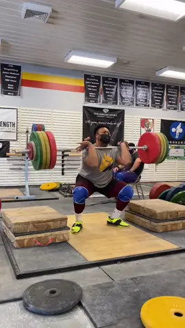 Another broken bar 🤦🏾‍♂️ 365lb clean #lifting#throws#shotput#heavy#olympics#fyp#foryou#weights