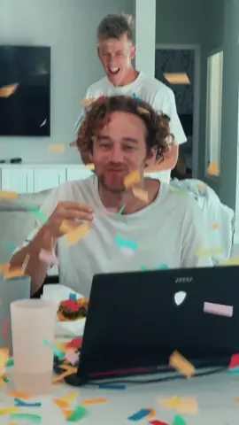 You can never catch a break at the Della house 😅 #confetti #funny #fyp #foryou #couple #FreezeFramePhoto