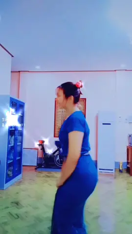 #foryoupage #tiktokmyanmar🇲🇲 #fyp 🤣ဘာတွေကနေမှန်းမသိ