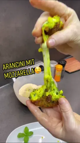 Arancini mit Mozzarella 😍🤤 #lecker #zarrellaskitchen #unglaublichlecker