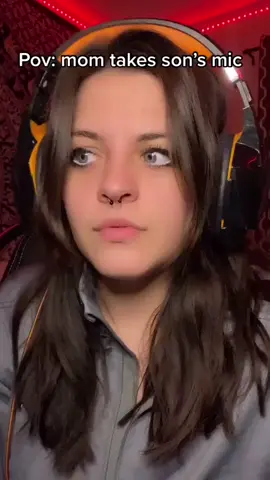 Has anyone’s parent got on to yell before? 😅 @elongatedmusk #GamerGirl #pov #gamertiktok #discord #gamingpc