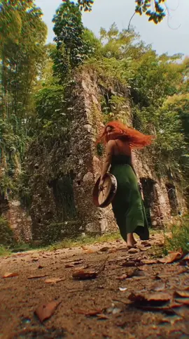 você também ama descobrir ruínas mágicas na floresta? Nosso país é tão lindo💚🌿 #ruinas #naturezaperfeita #magia #turismobrasil #fyp